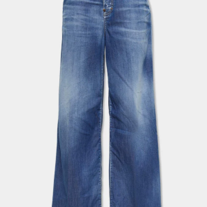 Summer Lovers Medium Wash Traveller Jean